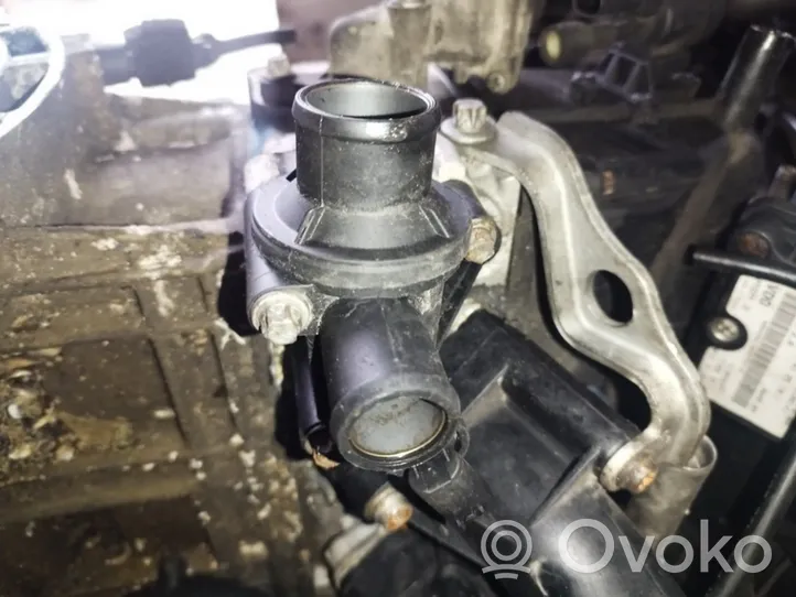 Mercedes-Benz Vaneo W414 Tuyau de liquide de refroidissement moteur 