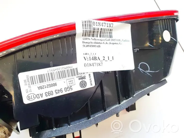 Volkswagen Golf VII Lampy tylnej klapy bagażnika 5G0945093AD