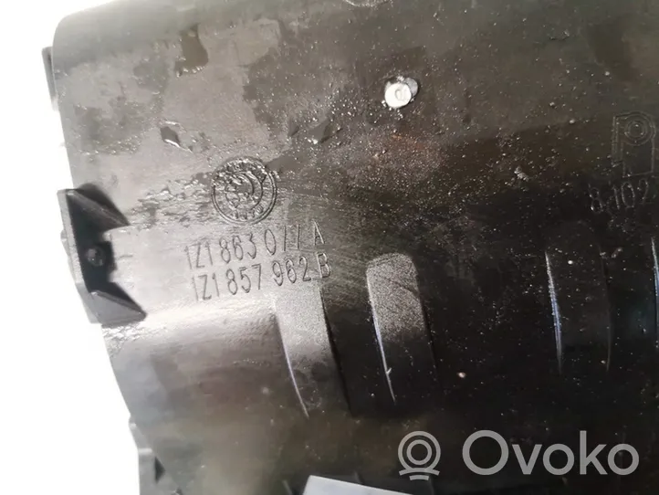 Skoda Octavia Mk2 (1Z) Popielniczka deski rozdzielczej 1z1863077a