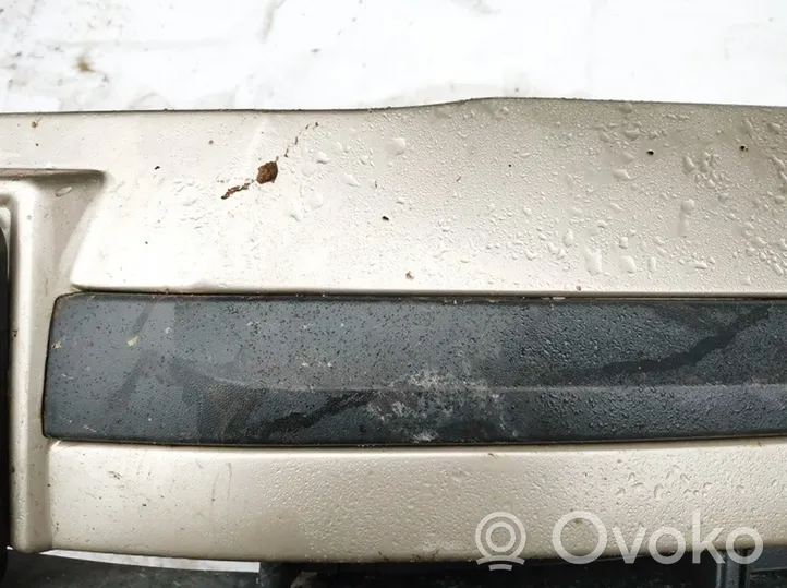 Skoda Octavia Mk2 (1Z) Modanatura separatore del paraurti anteriore 