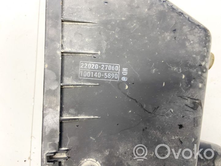 Toyota RAV 4 (XA20) Oro filtro dėžė 2202027060