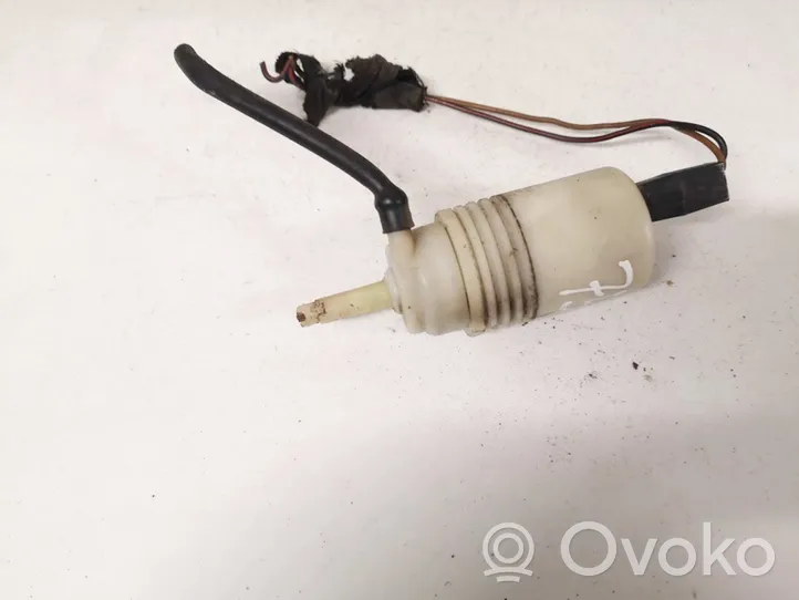 Opel Omega A Pompe de lave-glace de pare-brise 