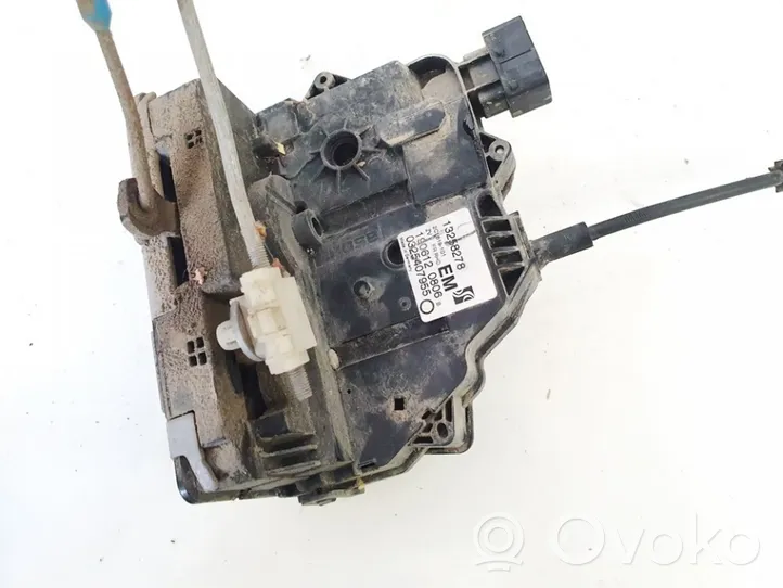 Opel Meriva B Front door lock 13258278