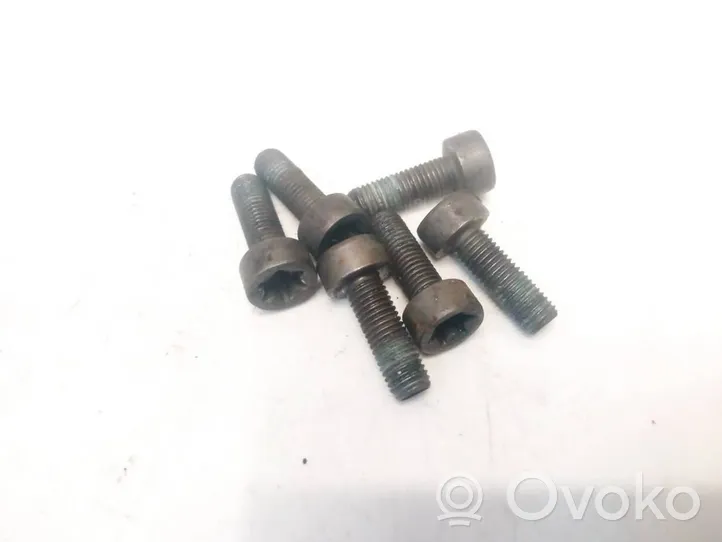 Volvo V60 Nuts/bolts 