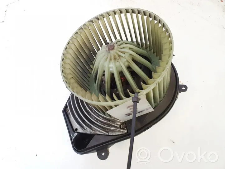 Volkswagen PASSAT B5.5 Ventola riscaldamento/ventilatore abitacolo 740221233f