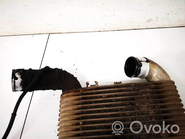 Toyota Avensis Verso Chłodnica powietrza doładowującego / Intercooler 