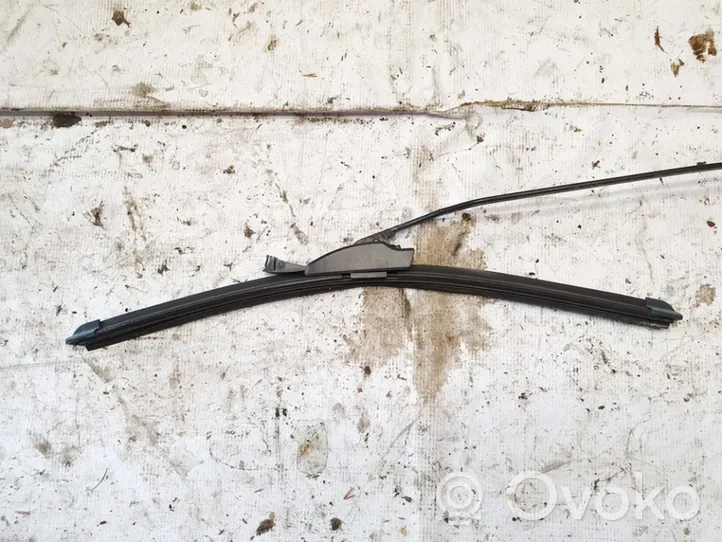 Volkswagen Vento Front wiper blade arm 