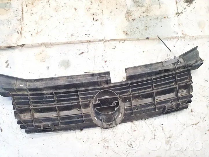 Opel Omega B1 Front grill 90491397