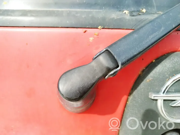 Opel Corsa B Silniczek wycieraczki szyby tylnej 