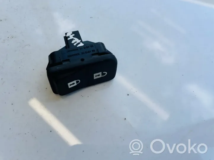 Volvo V50 Przycisk centralnego zamka 30669958