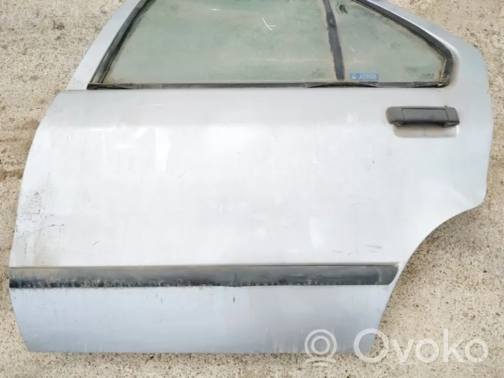 Renault 19 Rear door pilkos