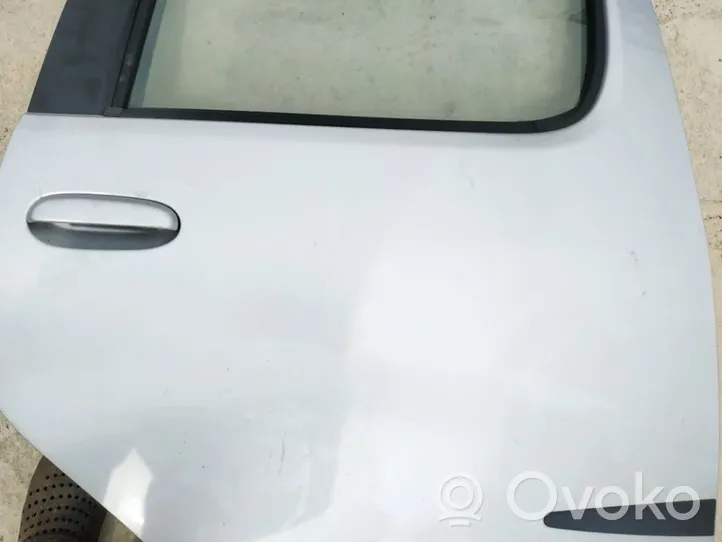 Toyota Yaris Verso Portiera posteriore pilkos