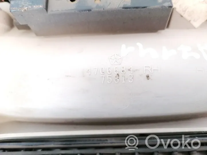 Chrysler Town & Country III Maniglia interna tetto posteriore 4706684RH