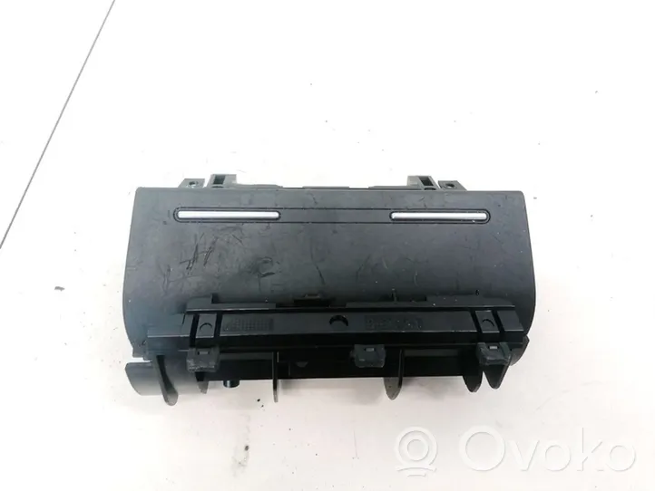 Audi A4 S4 B6 8E 8H Popielniczka deski rozdzielczej 8E0857951F