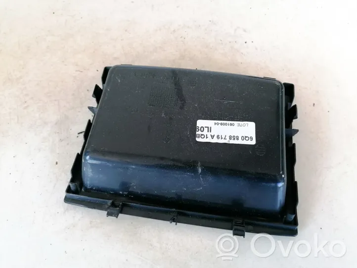 Volkswagen Polo IV 9N3 Glove box 6q0858719a