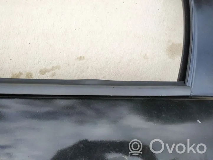 Opel Astra G Takaoven lasin muotolista 