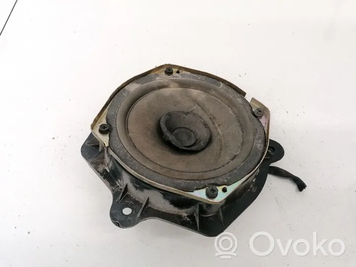 Nissan Primera Haut-parleur de porte avant 281662F000