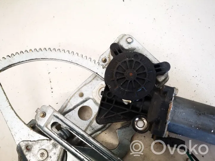 Mercedes-Benz E W210 Moteur de lève-vitre de porte avant 0130821671