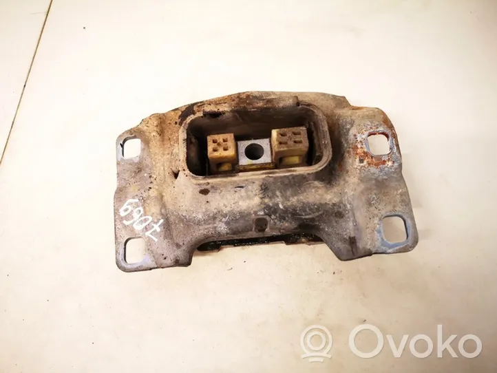 Volvo V50 Engine mount bracket v617h121