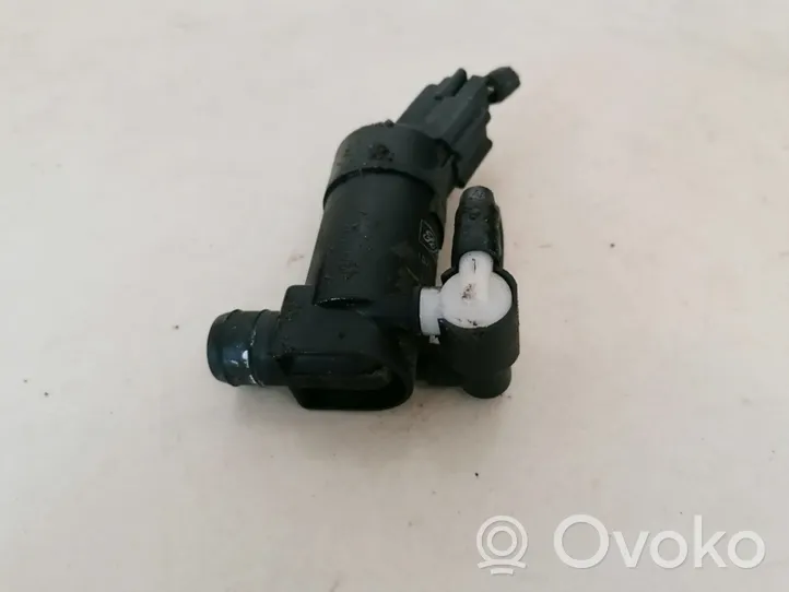 Volvo V50 Tuulilasi tuulilasinpesimen pumppu 1s7117k624fe