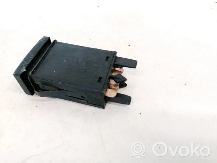 Audi A4 S4 B5 8D Botón interruptor de luz de peligro 8D0941509C