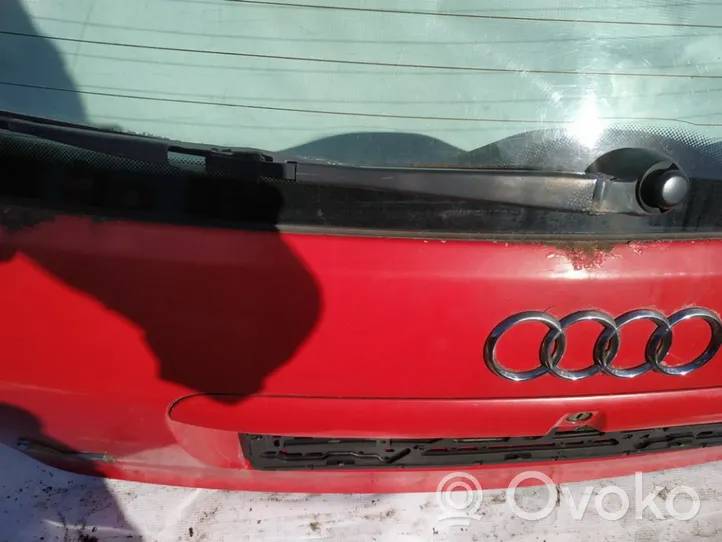 Audi A4 S4 B5 8D Heckklappe Kofferraumdeckel raudonos