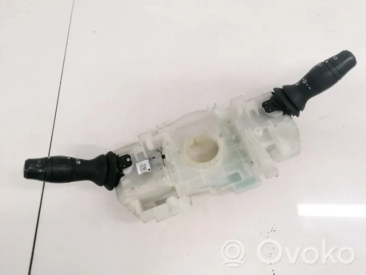 Renault Megane III Interruptor/palanca de limpiador de luz de giro 255670017R