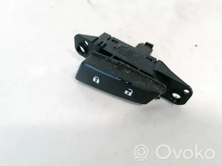 Chevrolet Orlando Central locking switch button 96936169