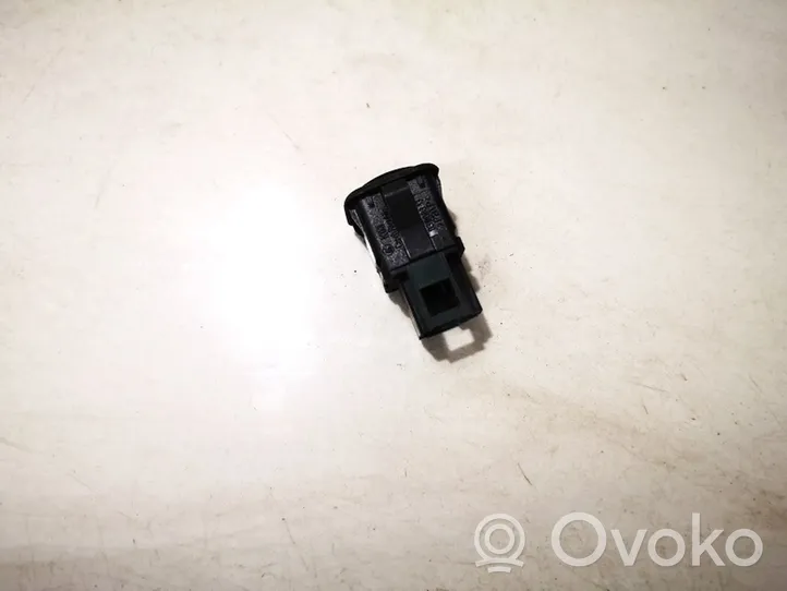 Volkswagen Bora Fuel tank opening switch 3b0959833a