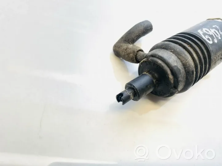 Audi A4 S4 B5 8D Pompe de lave-glace de pare-brise 4a0955651