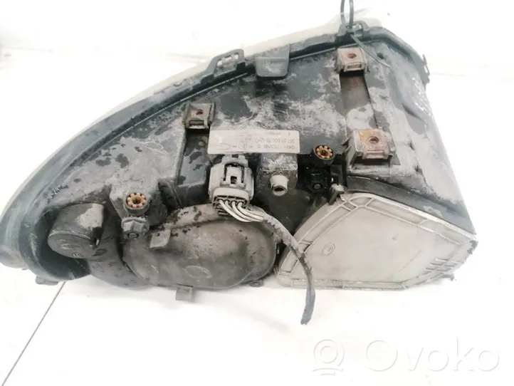 Chrysler Voyager Lampa przednia 04857703AB