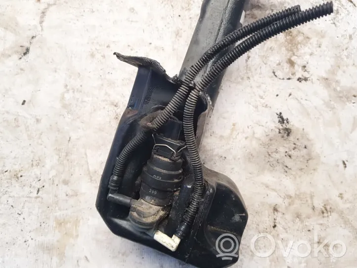 Opel Zafira B Windscreen/windshield washer pump 