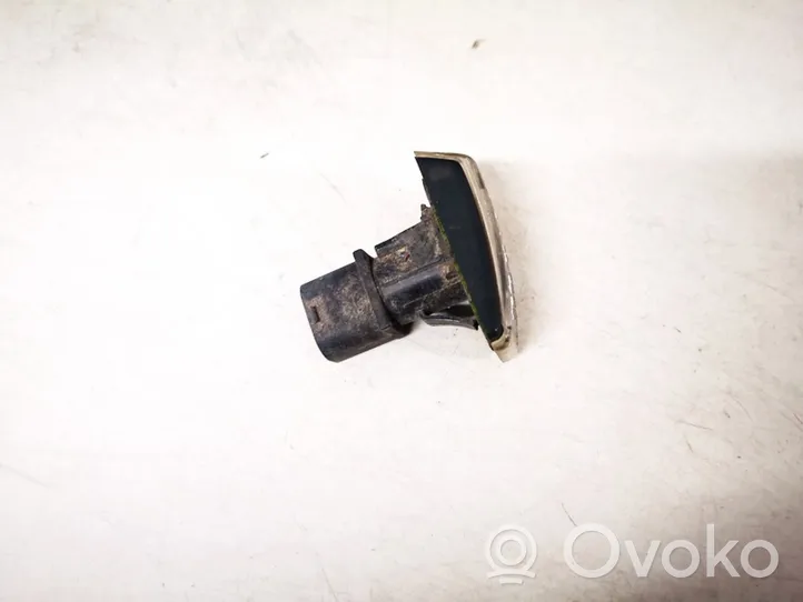 Volvo S40, V40 Front fender indicator light 6r0142631