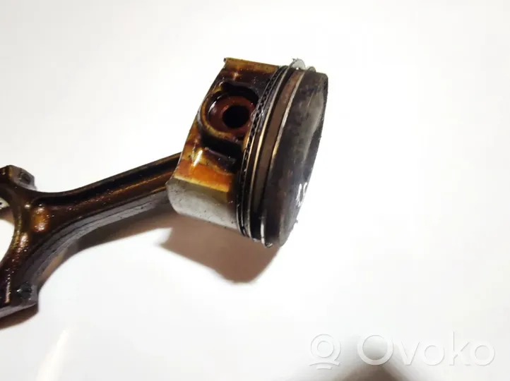 Saab 9-3 Ver2 Piston avec bielle 