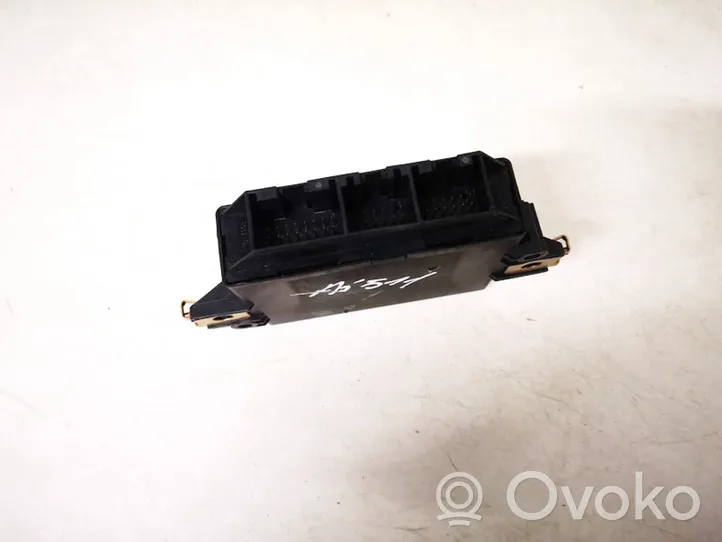 Ford Mondeo Mk III Pysäköintitutkan (PCD) ohjainlaite/moduuli 3s7j15k866aa