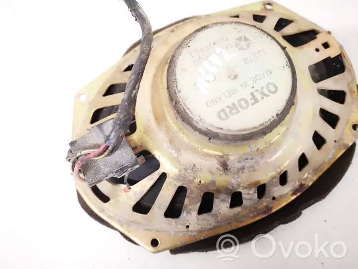 Chrysler Voyager Garsiakalbis (-iai) priekinėse duryse 4685609b