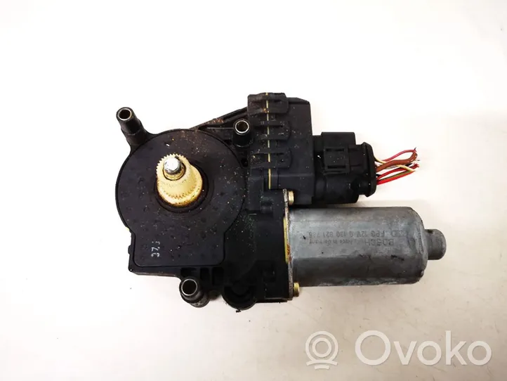 Audi A4 S4 B5 8D Moteur de lève-vitre de porte avant 0130821786