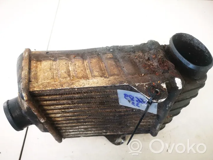 Volkswagen PASSAT B3 Chłodnica powietrza doładowującego / Intercooler 