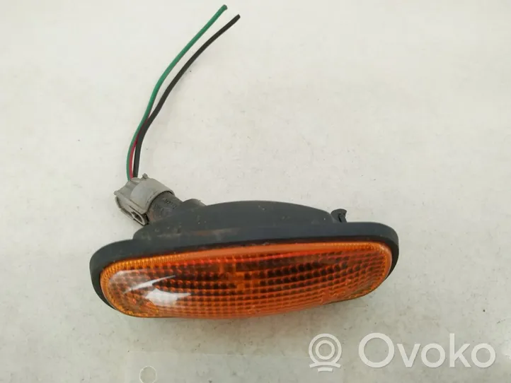 Land Rover Freelander Front fender indicator light 