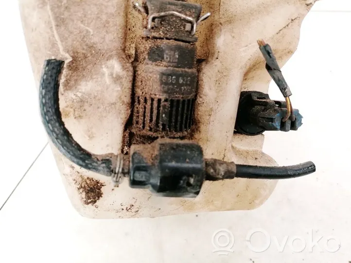 Opel Vectra B Windscreen/windshield washer pump 