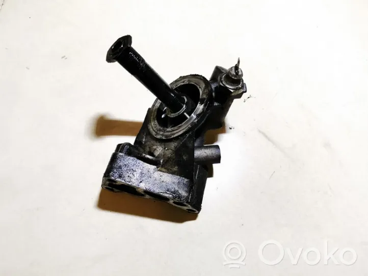 Audi A4 S4 B5 8D Supporto di montaggio del filtro dell’olio 050115417