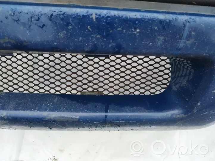 Land Rover Freelander Grille inférieure de pare-chocs avant 