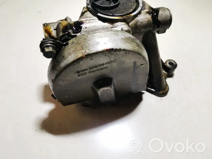 Audi A4 S4 B5 8D Pompa dell’olio 078115105