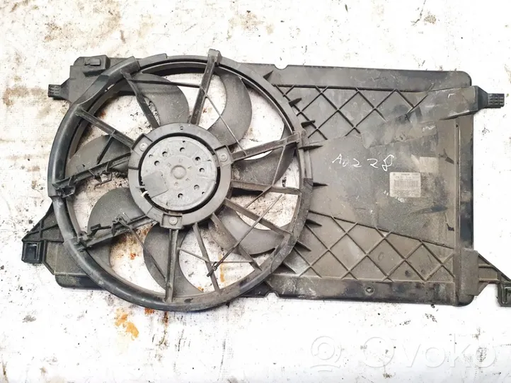 Ford Focus Aro de refuerzo del ventilador del radiador 3135103743