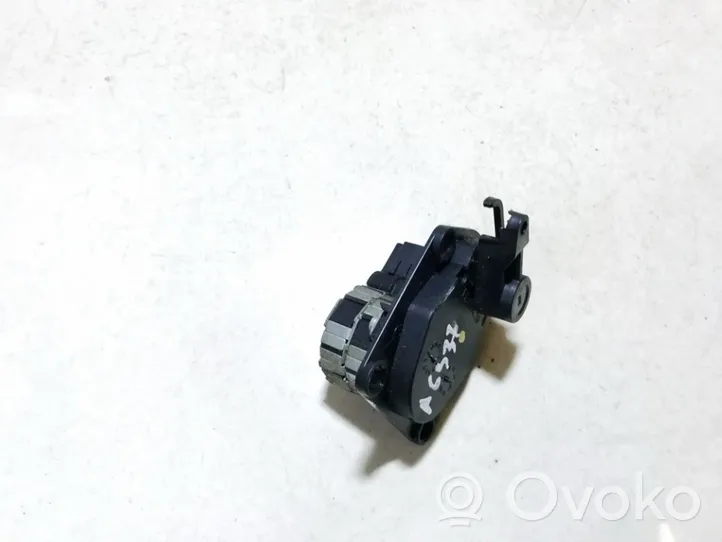 Opel Vectra B Tuloilmaventtiilin käyttömoottori 657102jd