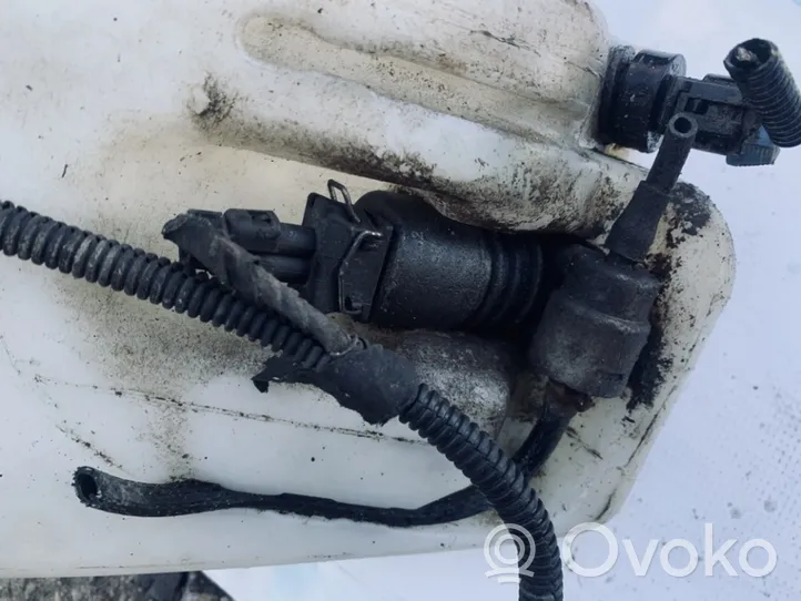 Opel Vectra B Windscreen/windshield washer pump 