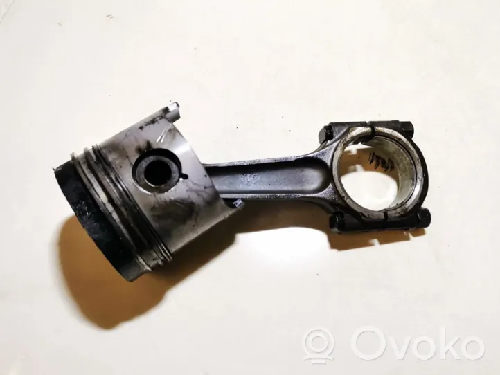 Hyundai Lantra II Piston with connecting rod 