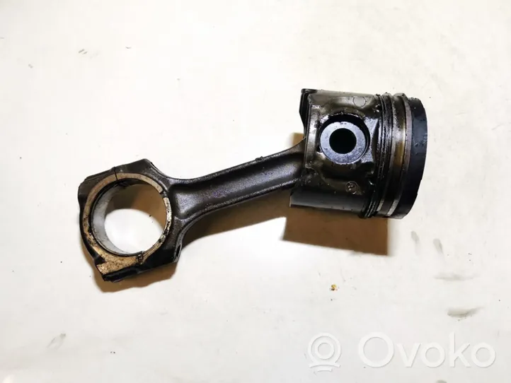 Peugeot 607 Piston avec bielle 