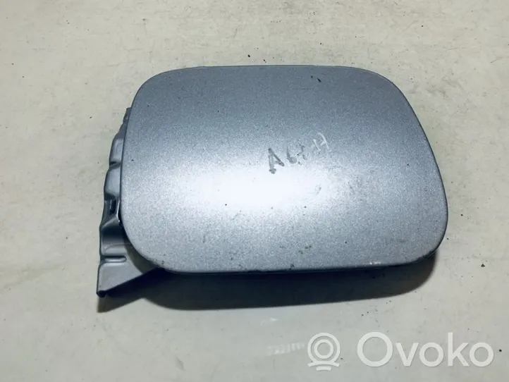 Audi A3 S3 8L Bouchon, volet de trappe de réservoir à carburant 8l0010141t