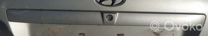 Hyundai Elantra Listwa oświetlenie tylnej tablicy rejestracyjnej 